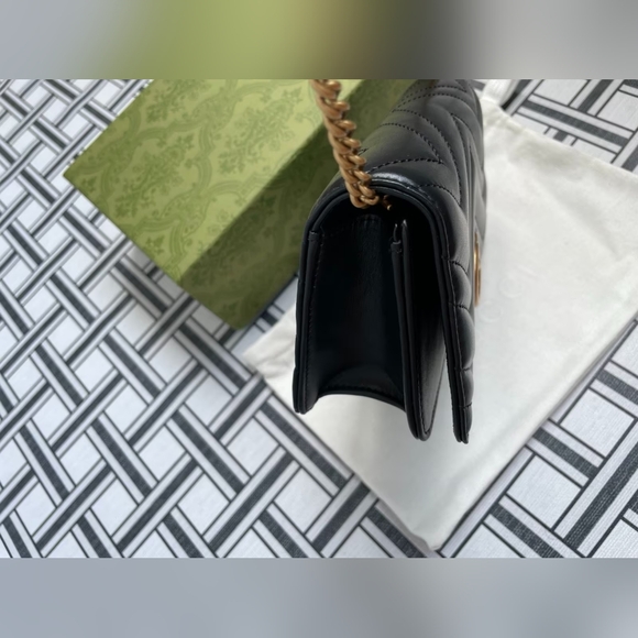 Gucci Marmont GG Black Quilted Shoulder Bag - Picture 11 of 15